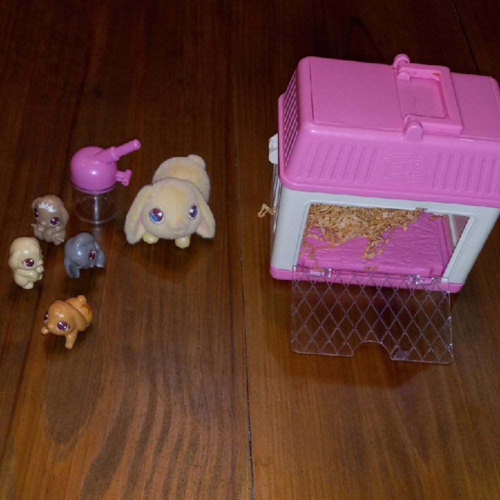 Pink Pet Carrier Playset with Plush Bunny and Mini Animal Figures